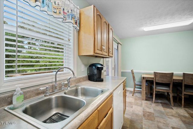 116 Regency Drive, Rogersville, TN 37857