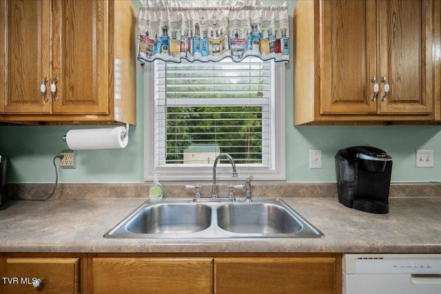 116 Regency Drive, Rogersville, TN 37857