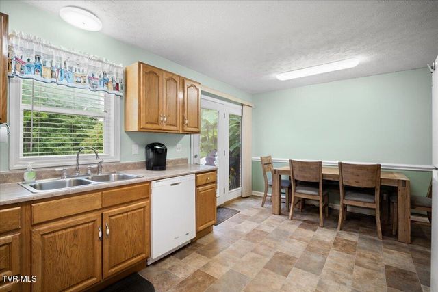 116 Regency Drive, Rogersville, TN 37857