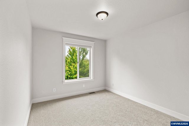 2394 NW Kinderman Dr, Corvallis, OR 97330