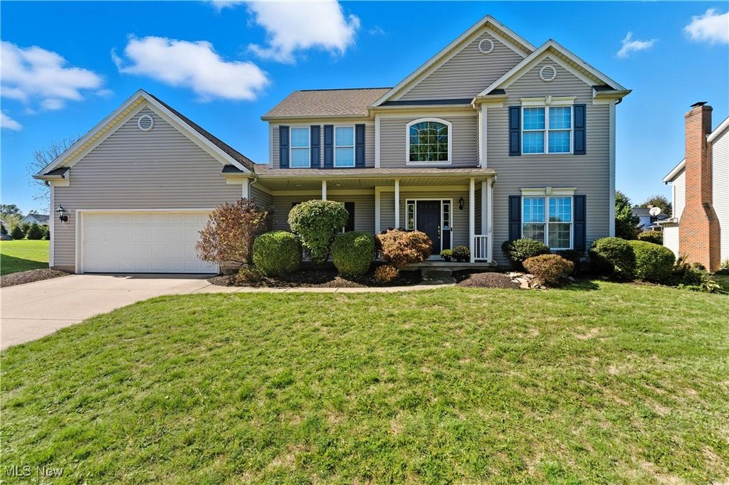 11065 Dunsby Avenue NW, Uniontown, OH 44685