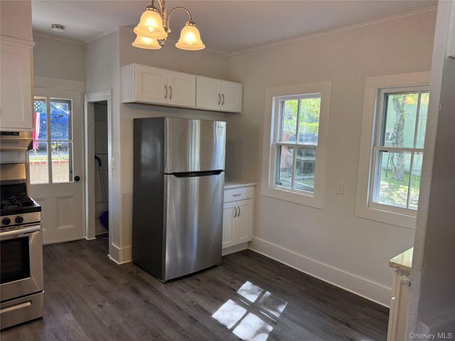 805 Main Street, Port Jefferson, NY 11777