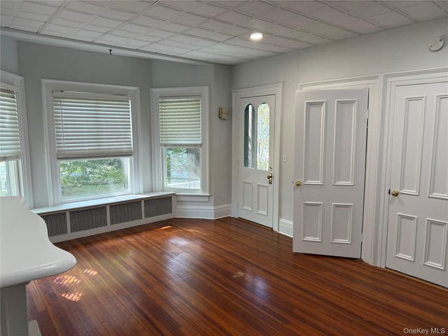 805 Main Street, Port Jefferson, NY 11777