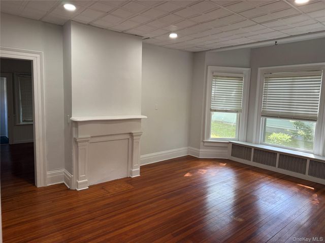 805 Main Street, Port Jefferson, NY 11777