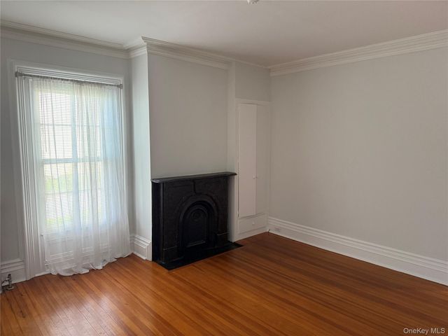 805 Main Street, Port Jefferson, NY 11777