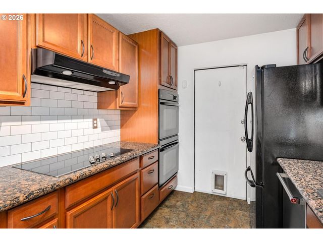 1903 Se 158TH Ave, Portland, OR 97233