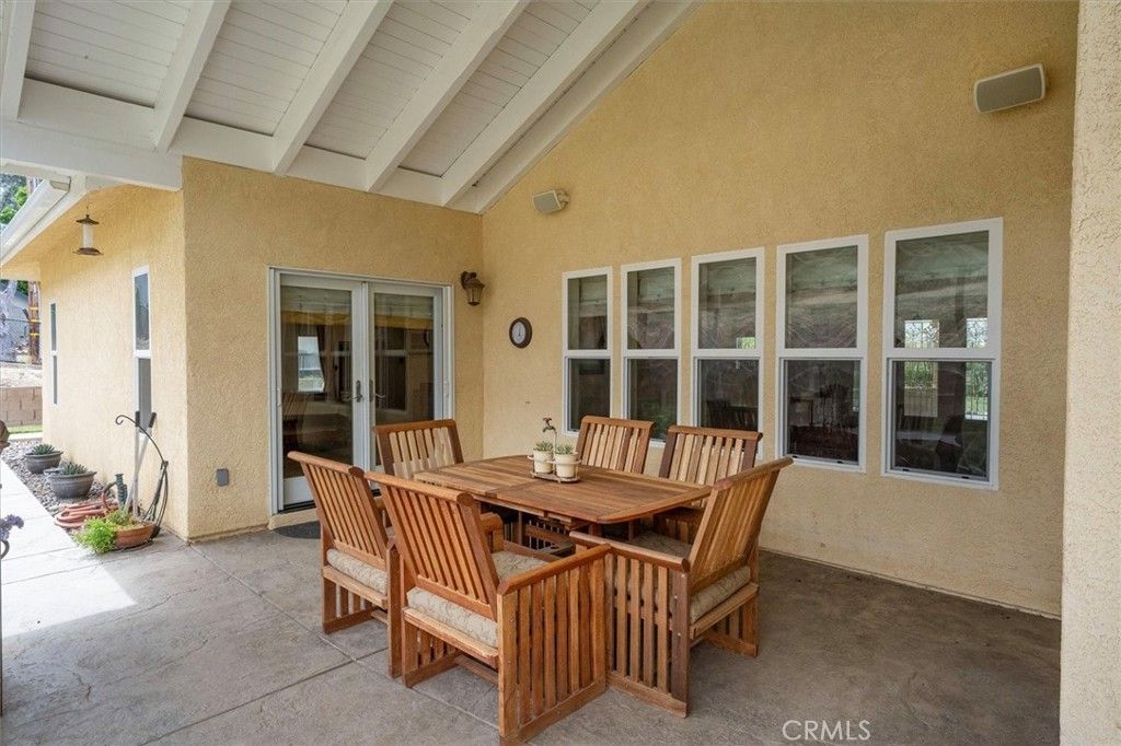 Image 21 of property listing at 9115 Elizabeth Lake, Leona Valley, CA 93551