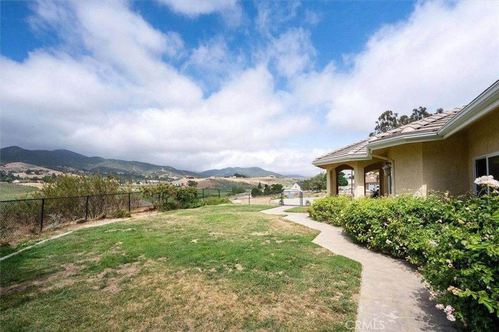 Image 23 of property listing at 9115 Elizabeth Lake, Leona Valley, CA 93551
