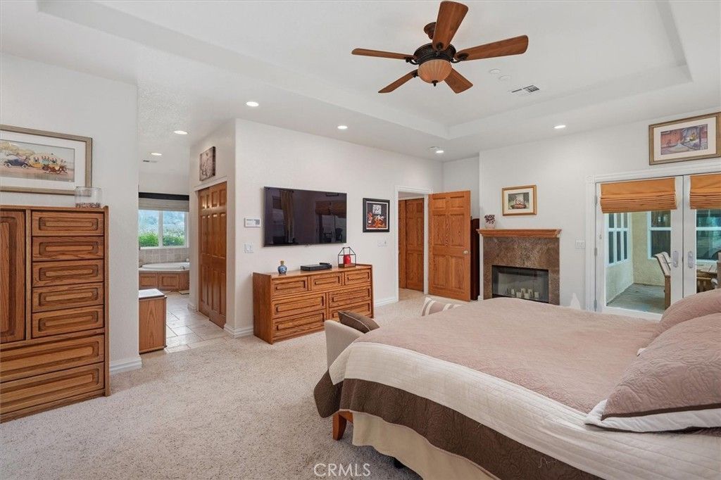 Image 29 of property listing at 9115 Elizabeth Lake, Leona Valley, CA 93551