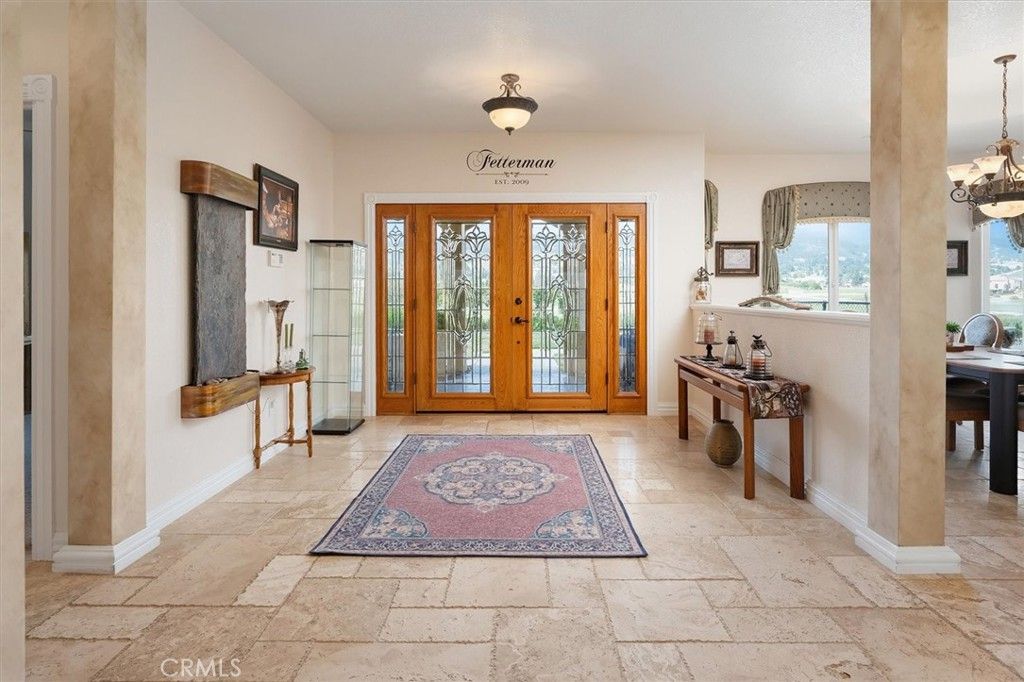 Image 3 of property listing at 9115 Elizabeth Lake, Leona Valley, CA 93551