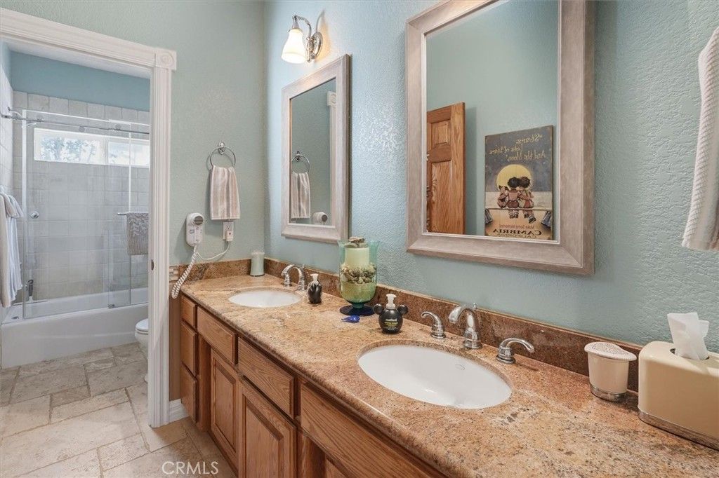 Image 36 of property listing at 9115 Elizabeth Lake, Leona Valley, CA 93551