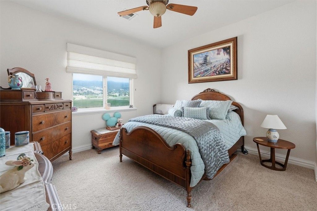 Image 37 of property listing at 9115 Elizabeth Lake, Leona Valley, CA 93551