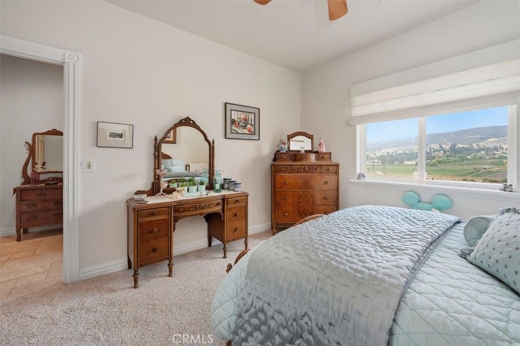 Image 38 of property listing at 9115 Elizabeth Lake, Leona Valley, CA 93551