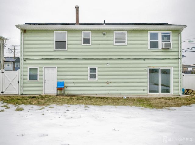 42 Mercer Street, Carteret, NJ 07008