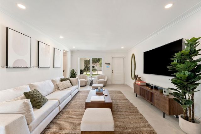 45 Palermo Ave, Coral Gables, FL 33134