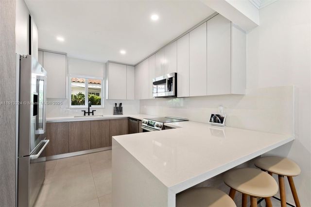 45 Palermo Ave, Coral Gables, FL 33134