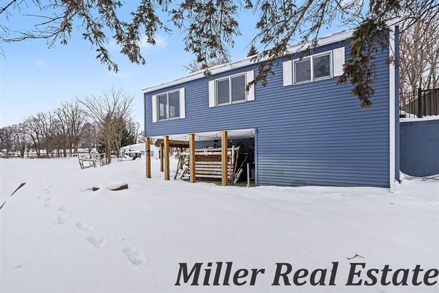 9059 S M 43 Highway, Delton, MI 49046