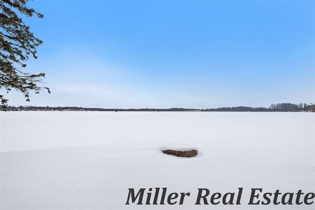 9059 S M 43 Highway, Delton, MI 49046