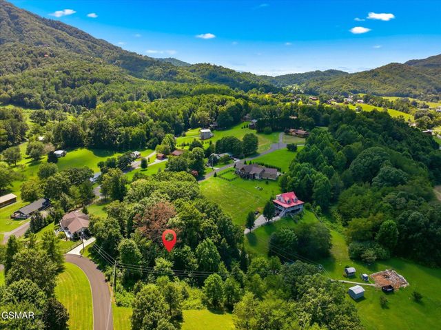 11 JH Headrick Drive, Sevierville, TN 37862