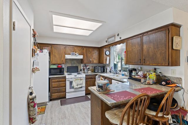 2724 Monocott Drive, Madera, CA 93637