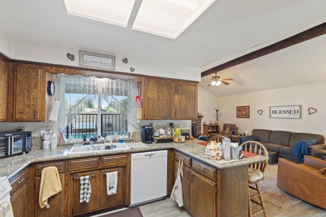 2724 Monocott Drive, Madera, CA 93637