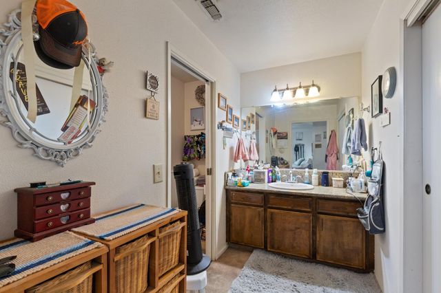 2724 Monocott Drive, Madera, CA 93637