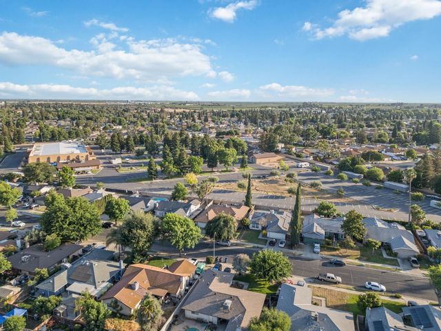 2724 Monocott Drive, Madera, CA 93637