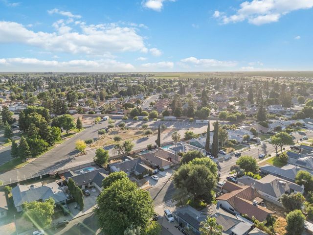 2724 Monocott Drive, Madera, CA 93637