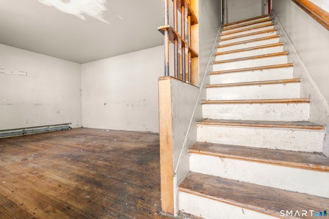 75 Brookside Avenue, Bridgeport, CT 06606