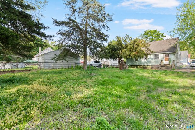 75 Brookside Avenue, Bridgeport, CT 06606
