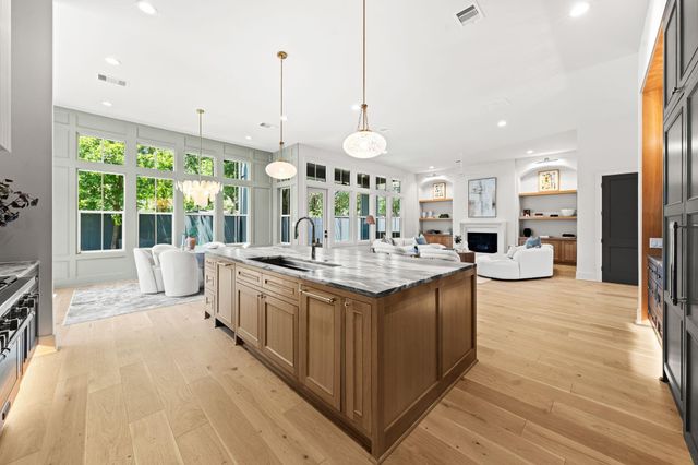 1414 Chamboard Lane, Houston, TX 77018