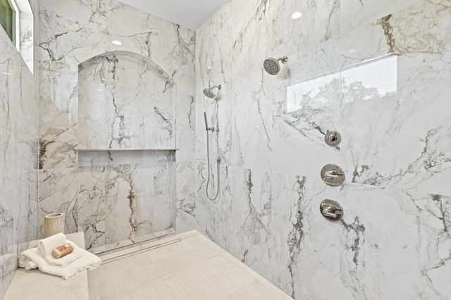 1414 Chamboard Lane, Houston, TX 77018