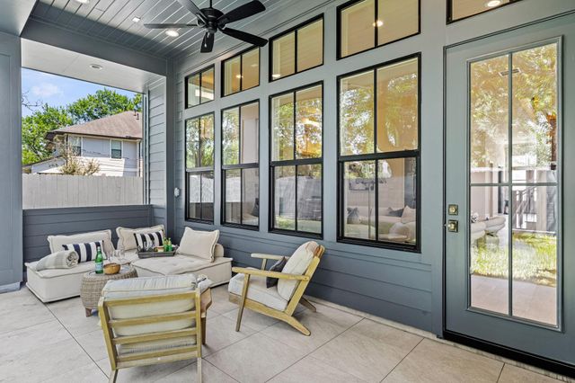 1414 Chamboard Lane, Houston, TX 77018