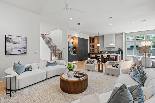 1414 Chamboard Lane, Houston, TX 77018