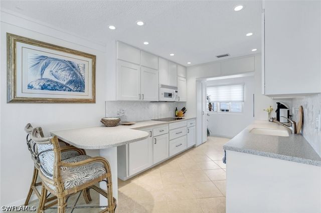 1851 Gulf Shore Blvd. N. 15, Naples, FL 34102