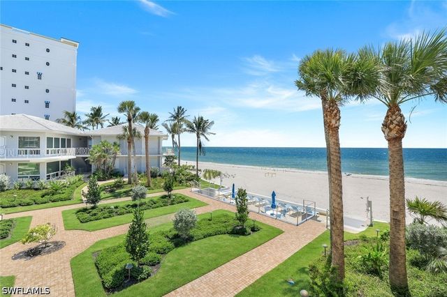 1851 Gulf Shore Blvd. N. 15, Naples, FL 34102