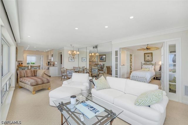 1851 Gulf Shore Blvd. N. 15, Naples, FL 34102