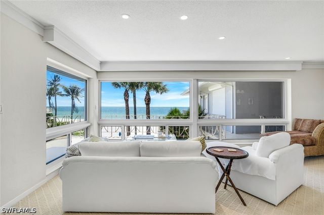 1851 Gulf Shore Blvd. N. 15, Naples, FL 34102