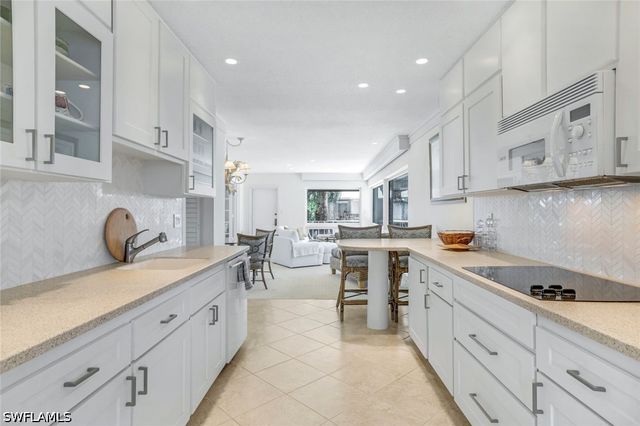1851 Gulf Shore Blvd. N. 15, Naples, FL 34102