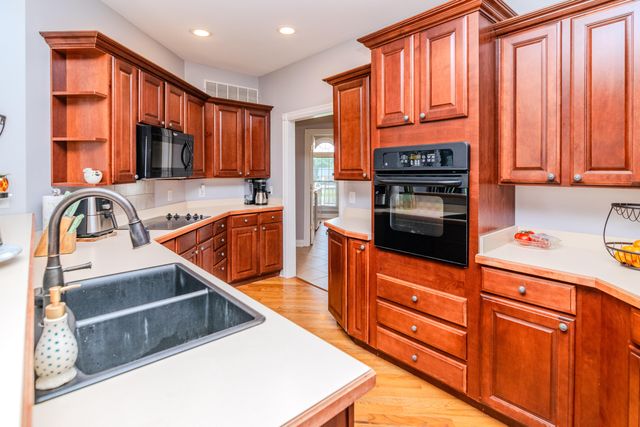 187 Hawthorne Drive, Winchester, KY 40391