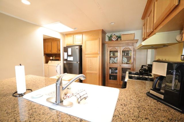 472 Chateau La Salle Drive 472, San Jose, CA 95111