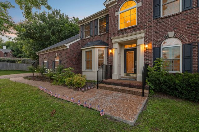 302 Findon Ct, Franklin, TN 37064