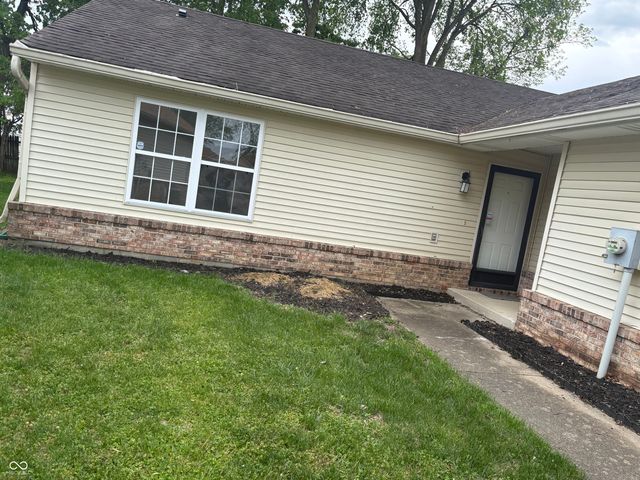 7621 Orchard Village Drive, Indianapolis, IN 46217