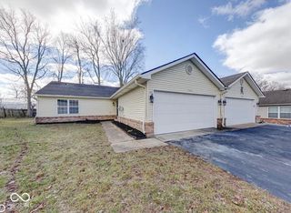 7621 Orchard Village Drive, Indianapolis, IN 46217