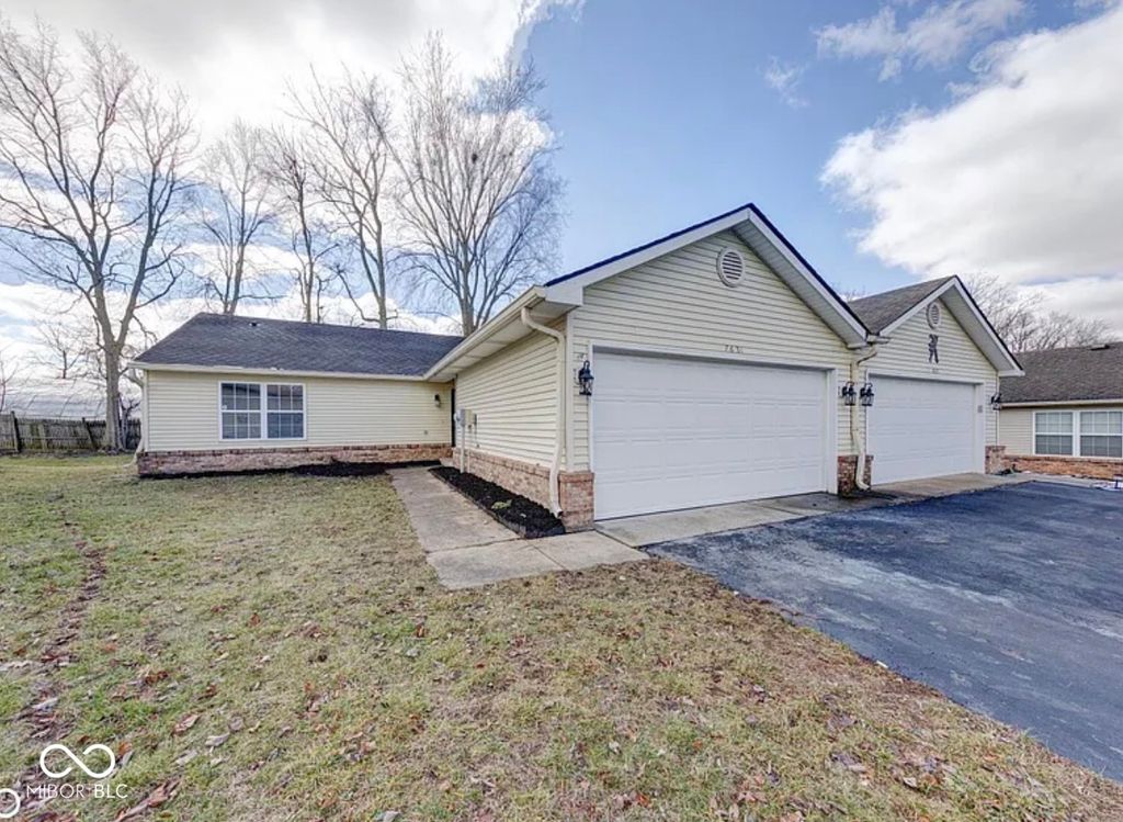 7621 Orchard Village Drive, Indianapolis, IN 46217