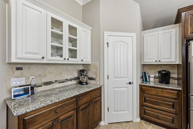 15925 Burkett Circle, Edmond, OK 73013