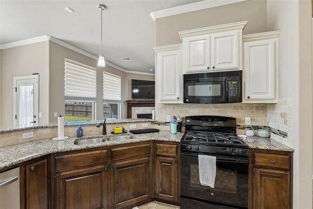 15925 Burkett Circle, Edmond, OK 73013