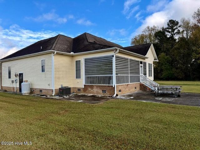 233 Boyd Acres Road, Washington, NC 27889