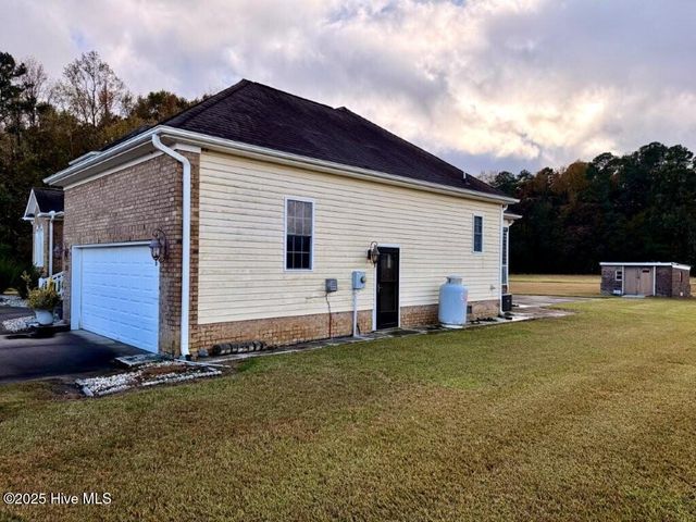 233 Boyd Acres Road, Washington, NC 27889