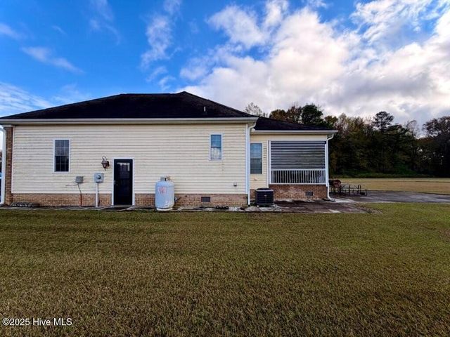 233 Boyd Acres Road, Washington, NC 27889